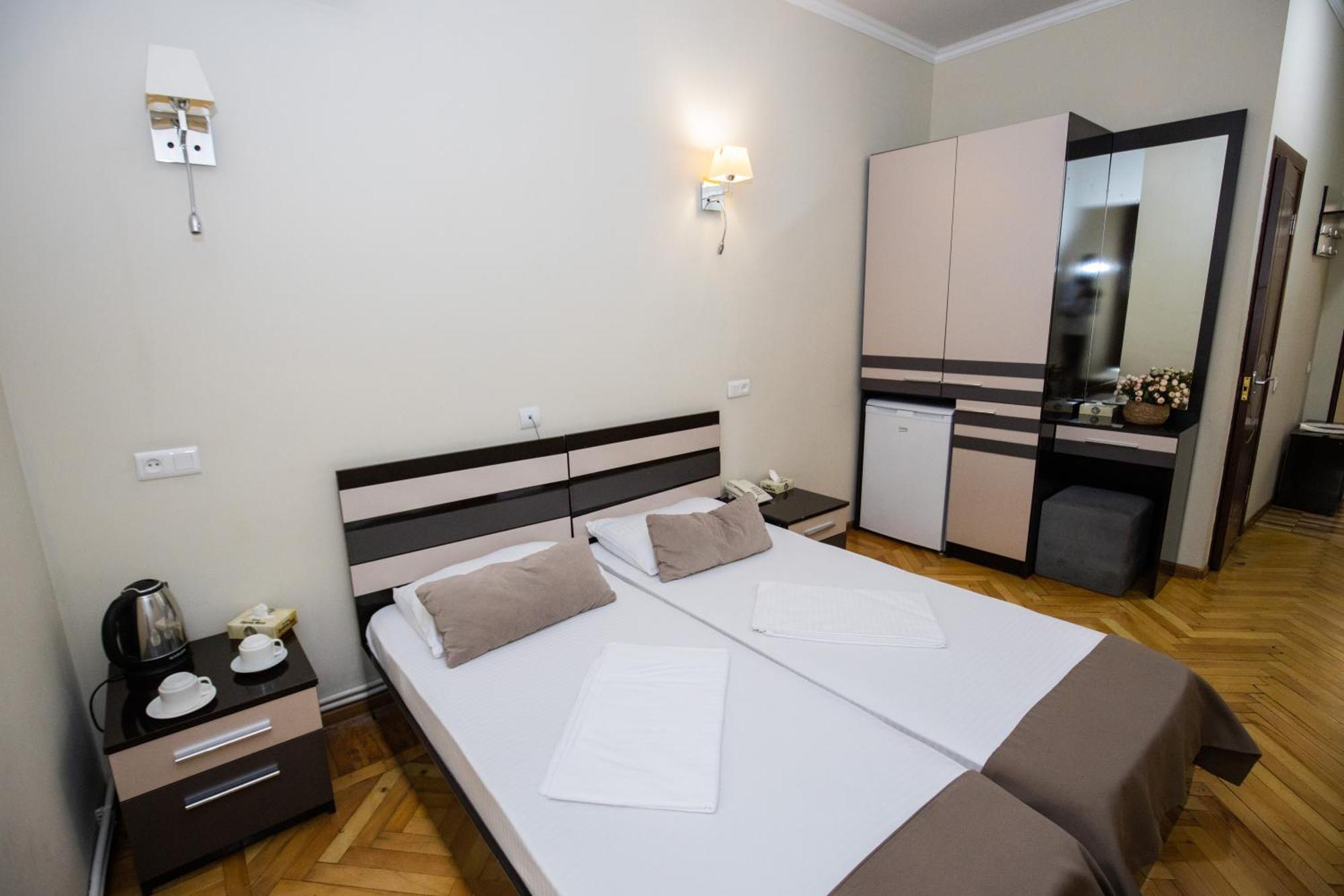 Yereone Hotel Apartment Erévan Extérieur photo